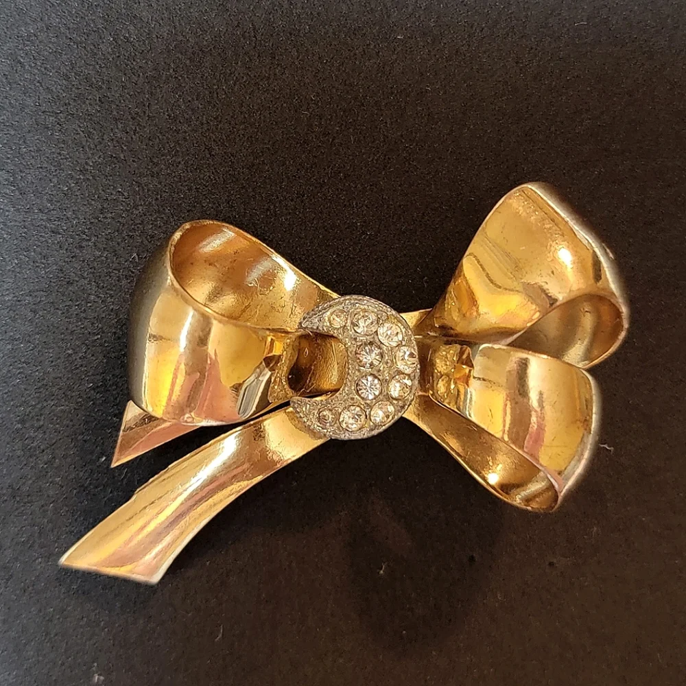 Vintage Coro Gold Tone Bow Ribbon Rhinestone Half Moon Large Brooch Pin